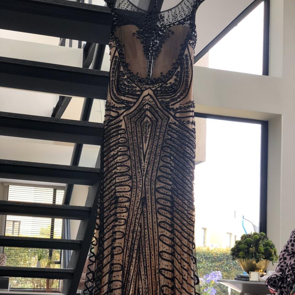 Dress - Picture 3 of 4